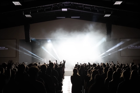 FRESHMEN RETREAT concert