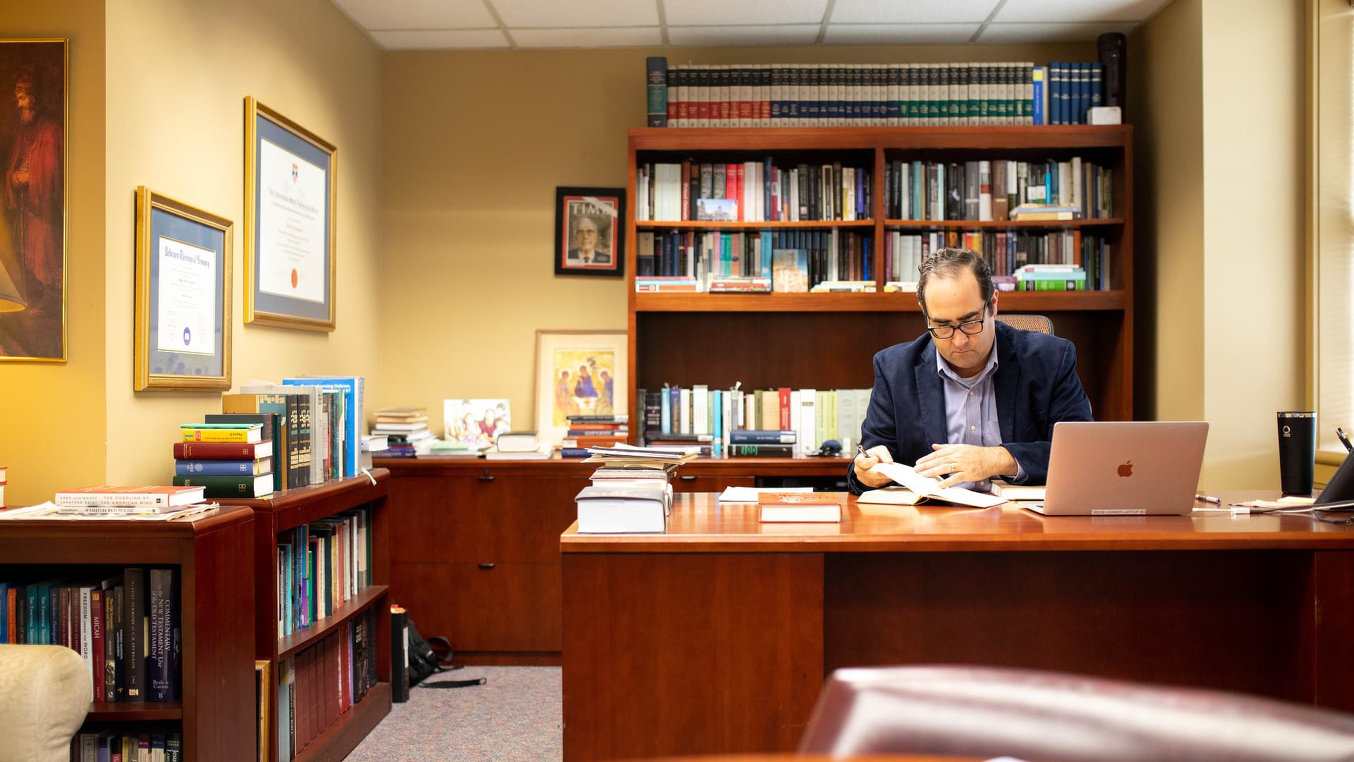 Mark Gilligniat at desk SD1020620