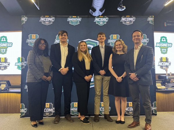 Students at Digital Marketing Competition