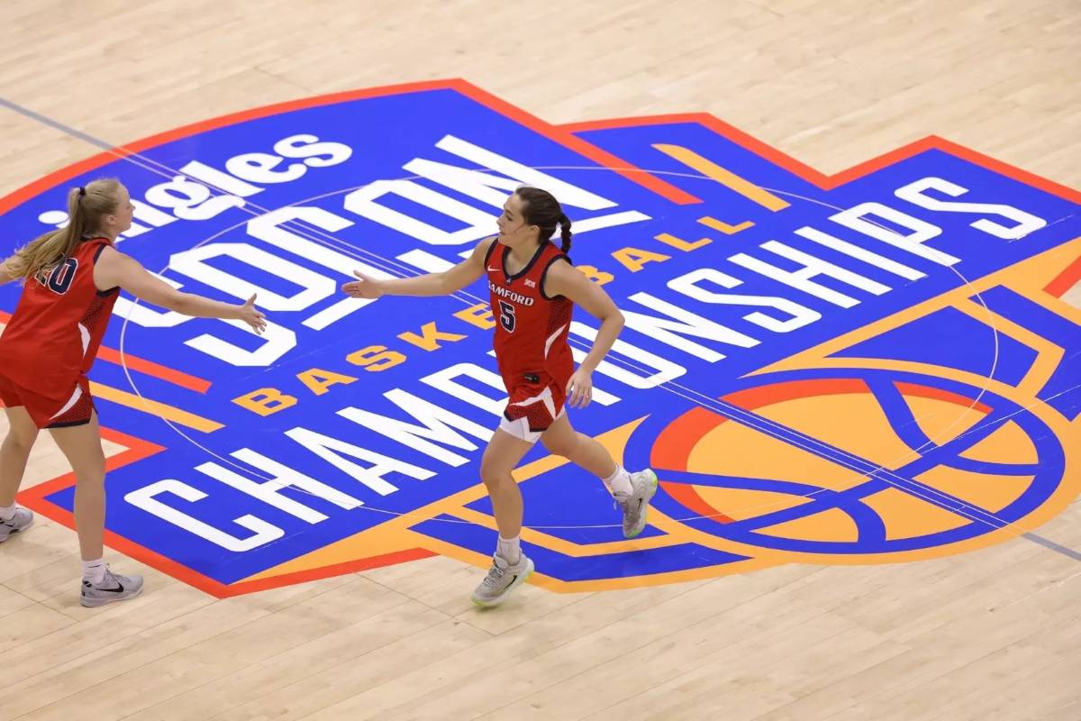 Womens basketball on the court