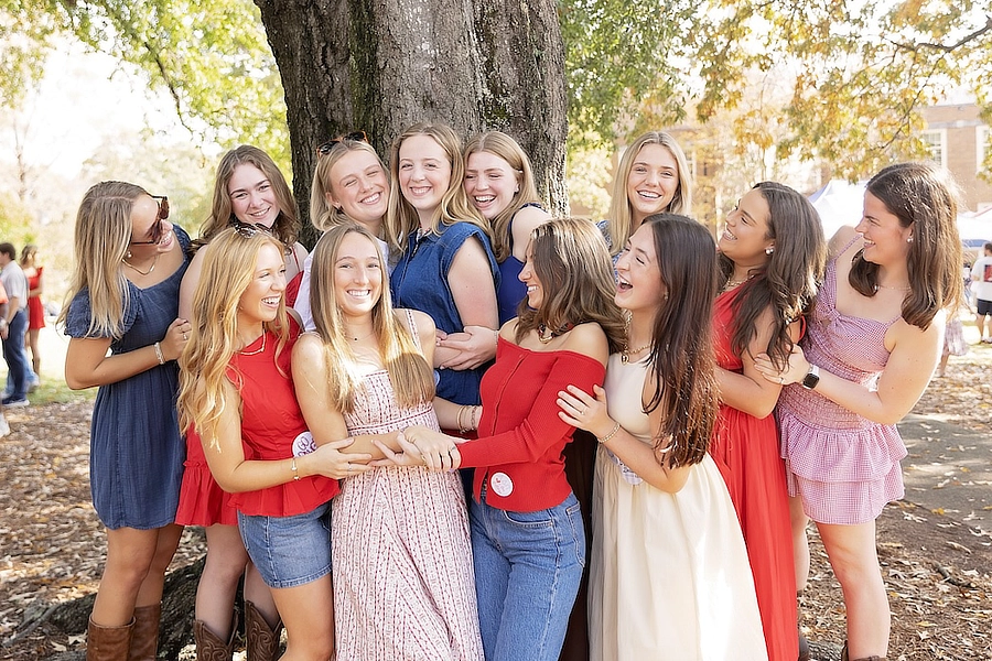 Student Homecoming Hugs on Quad