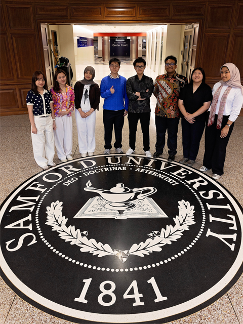 resident-students-samford-seal.webp