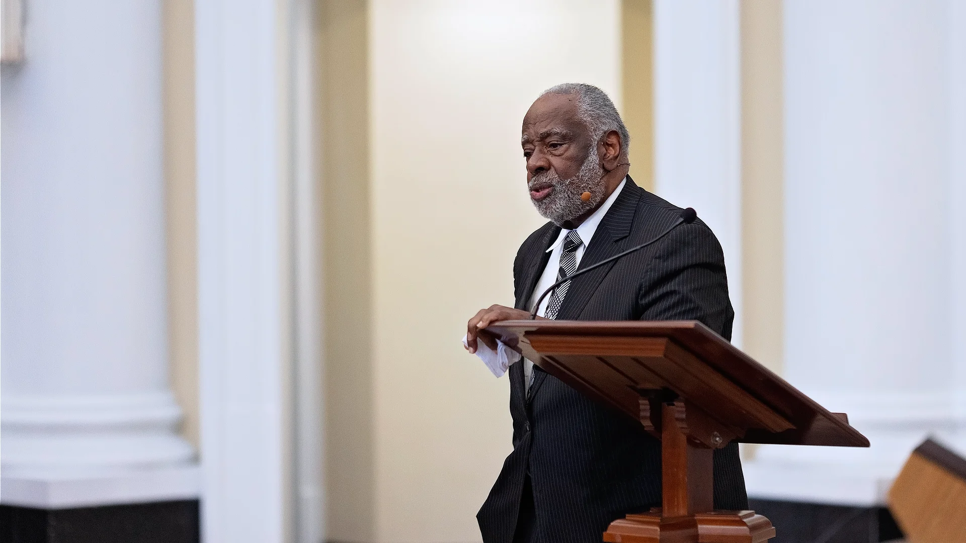 Robert Smith Preaching at Conger Lecture