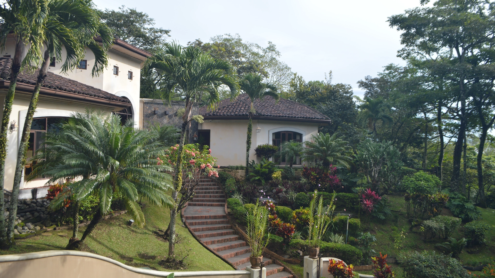 finca building