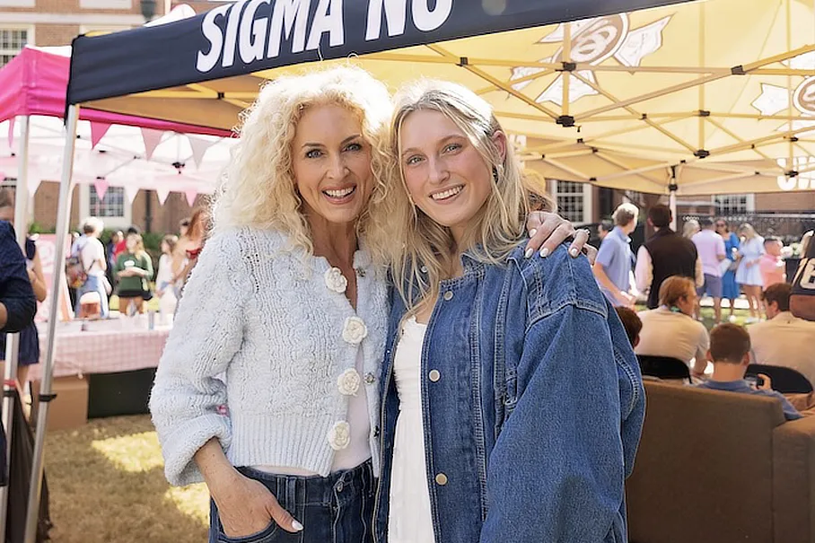 Kimberly Schlapman on the Samford Quad